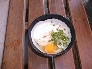 月見やまかけうどん