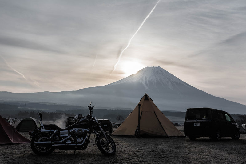 富士山とHarley-Davidson FXDL Lowrider