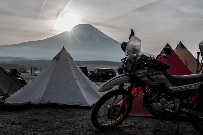 富士山とパンダテントとYAMAHA セロー