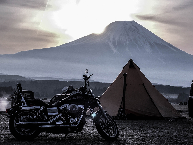 富士山とHarley-Davidson FXDL Lowrider