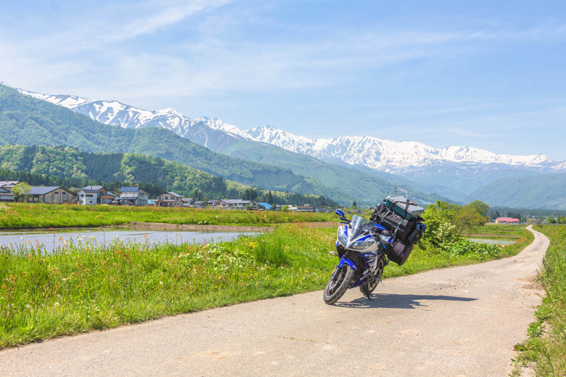 立山連峰とYZF-R15