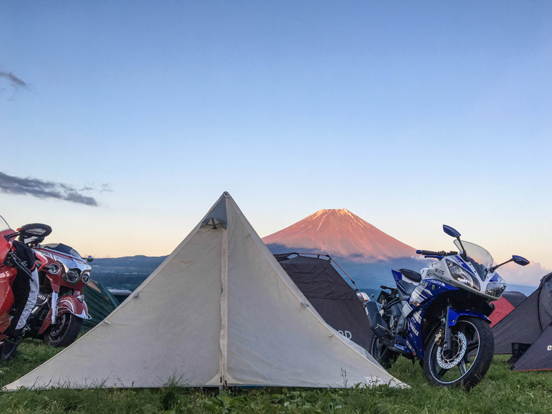 富士山とパンダテントとYZF-R15