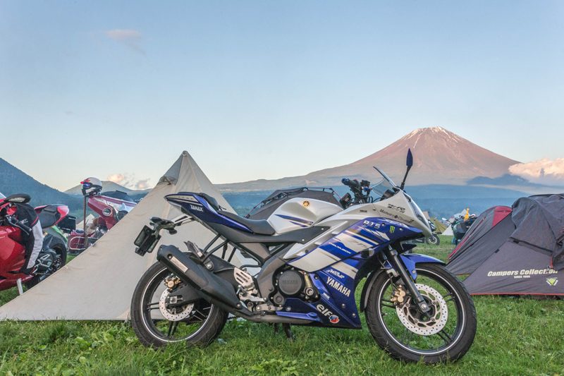 富士山とパンダテントとYZF-R15