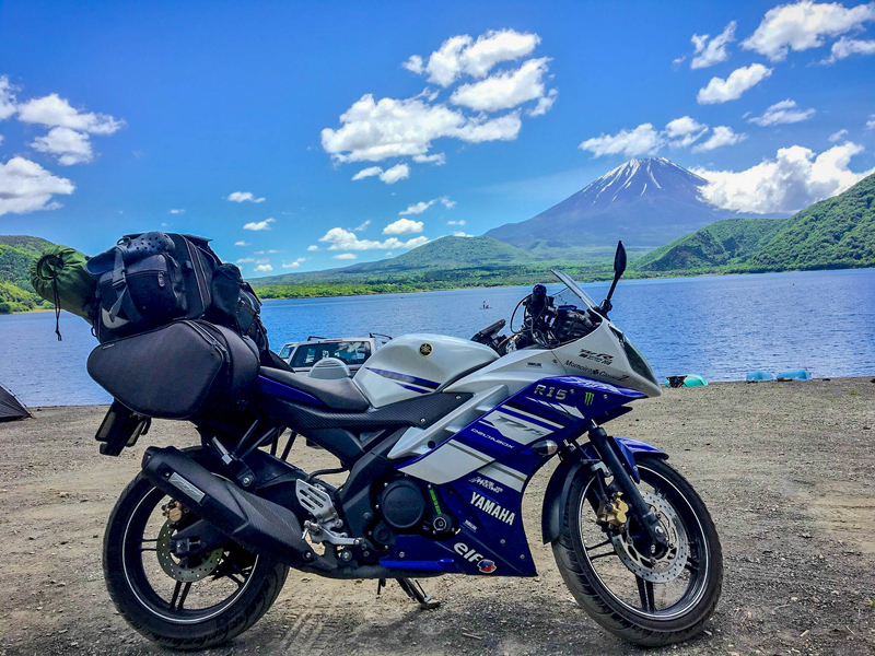 本栖湖と富士山とYZF-R15