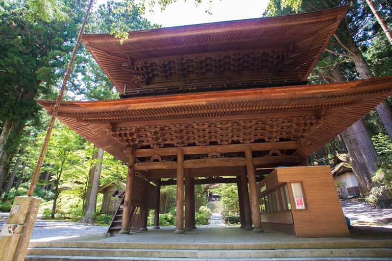 宝積山光前寺 三門